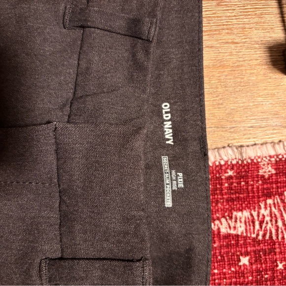 Ladies Old Navy Pixie High Rise Secret Slim Pockets - Brand New Size 4P - Picture 5 of 5
